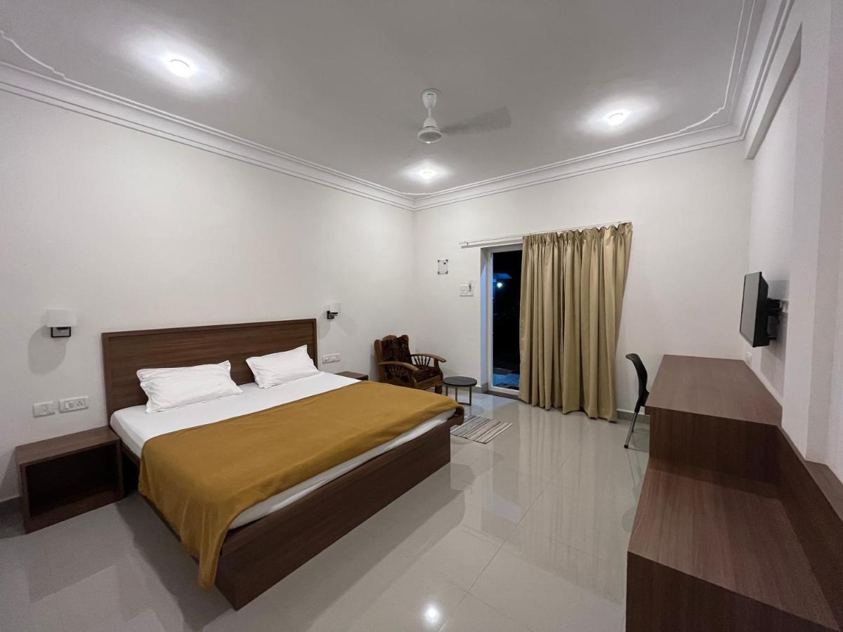 Morjim Sunset Hotel Esterno foto